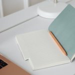 Słowa, które sprzedają: 25 technik copywritingu dla stron sprzedażowych